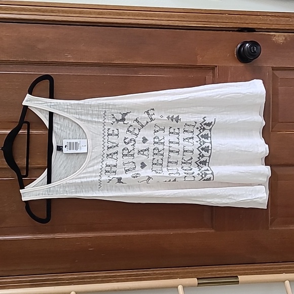 36. Torrid NWT ivory racerback sleep tee with holiday graphics - Picture 4 of 11